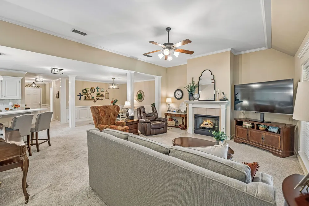 2833 Stonehedge Dr Murfreesboro, TN 37128