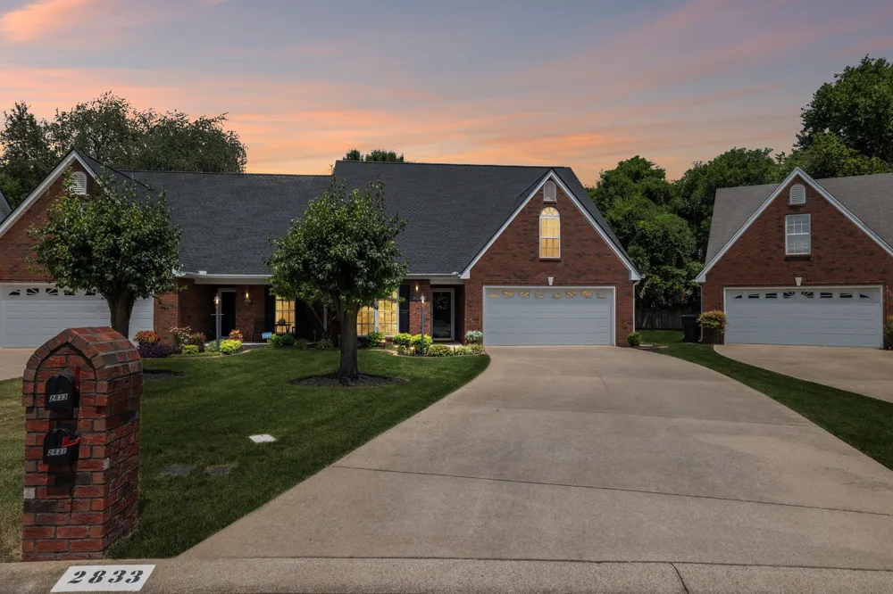 2833 Stonehedge Dr Murfreesboro, TN 37128