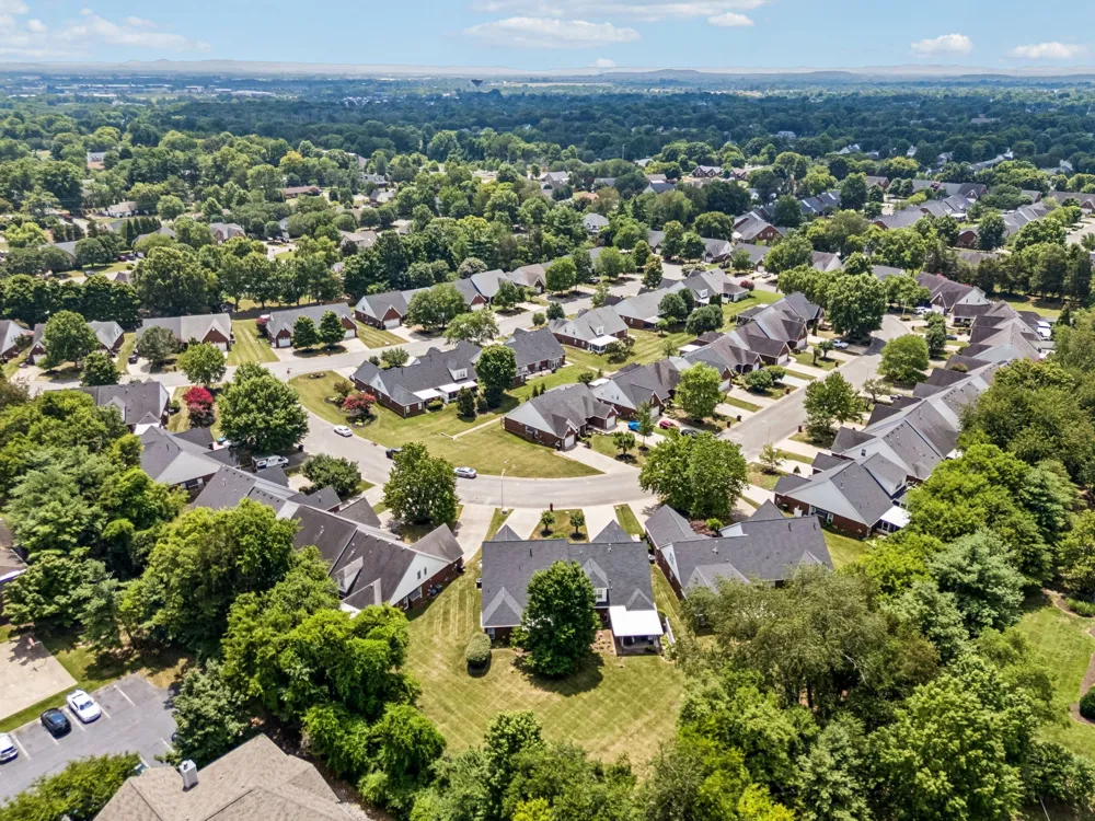 2833 Stonehedge Dr Murfreesboro, TN 37128