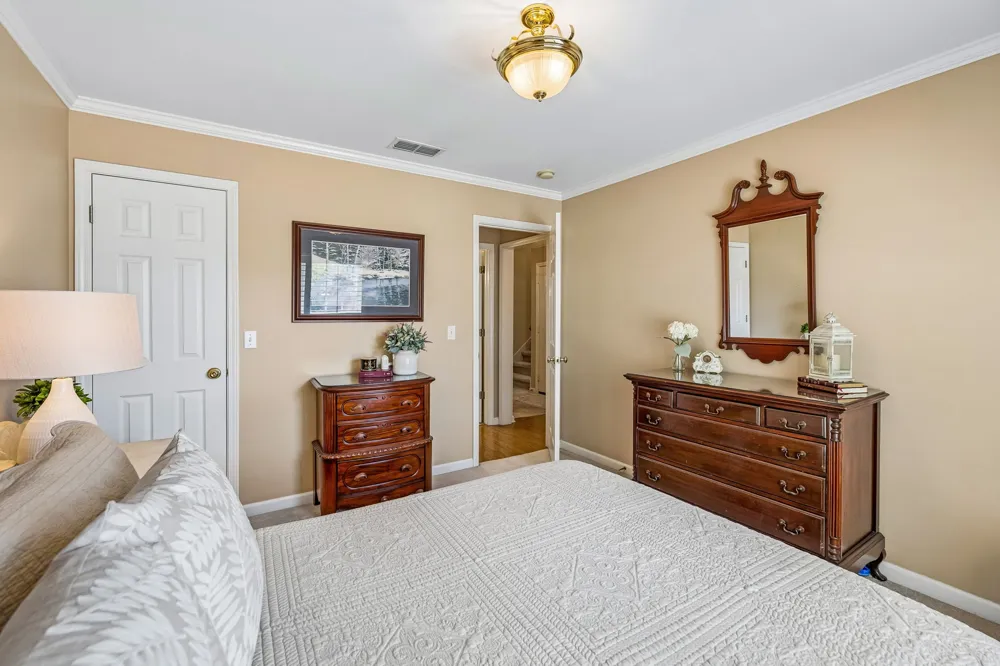 2833 Stonehedge Dr Murfreesboro, TN 37128