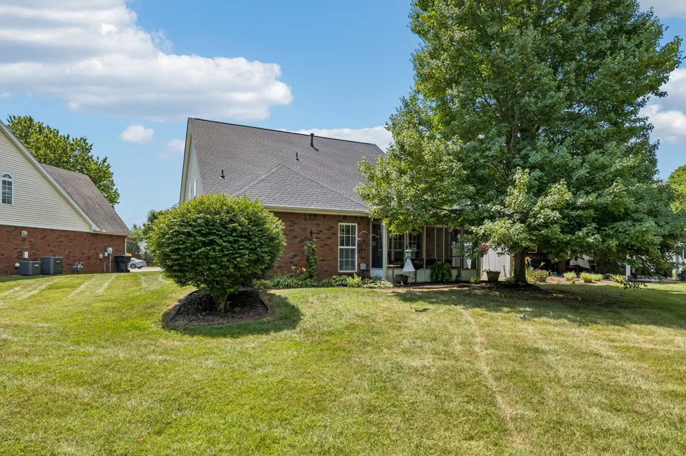 2833 Stonehedge Dr Murfreesboro, TN 37128
