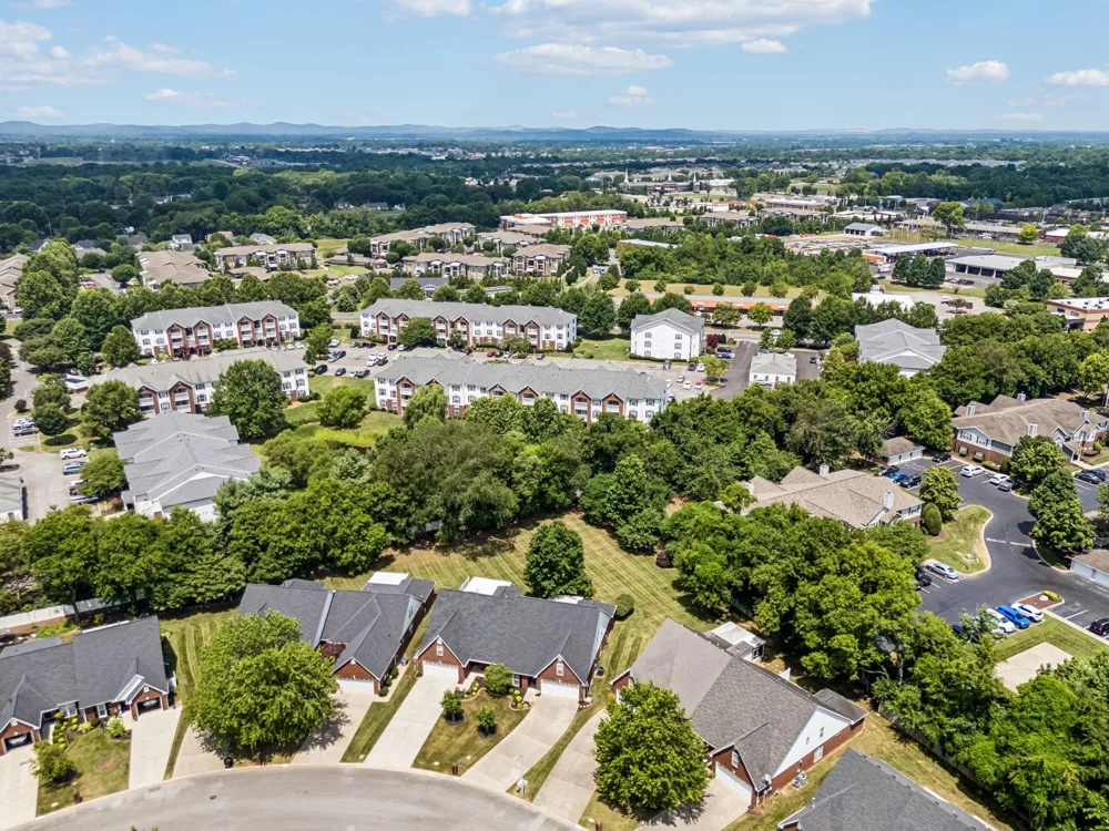 2833 Stonehedge Dr Murfreesboro, TN 37128