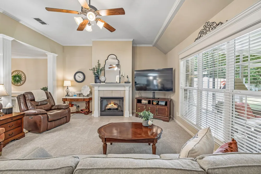2833 Stonehedge Dr Murfreesboro, TN 37128