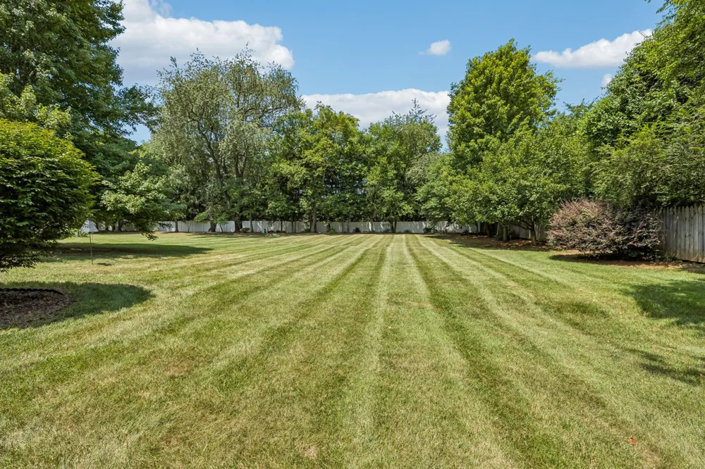 2833 Stonehedge Dr Murfreesboro, TN 37128