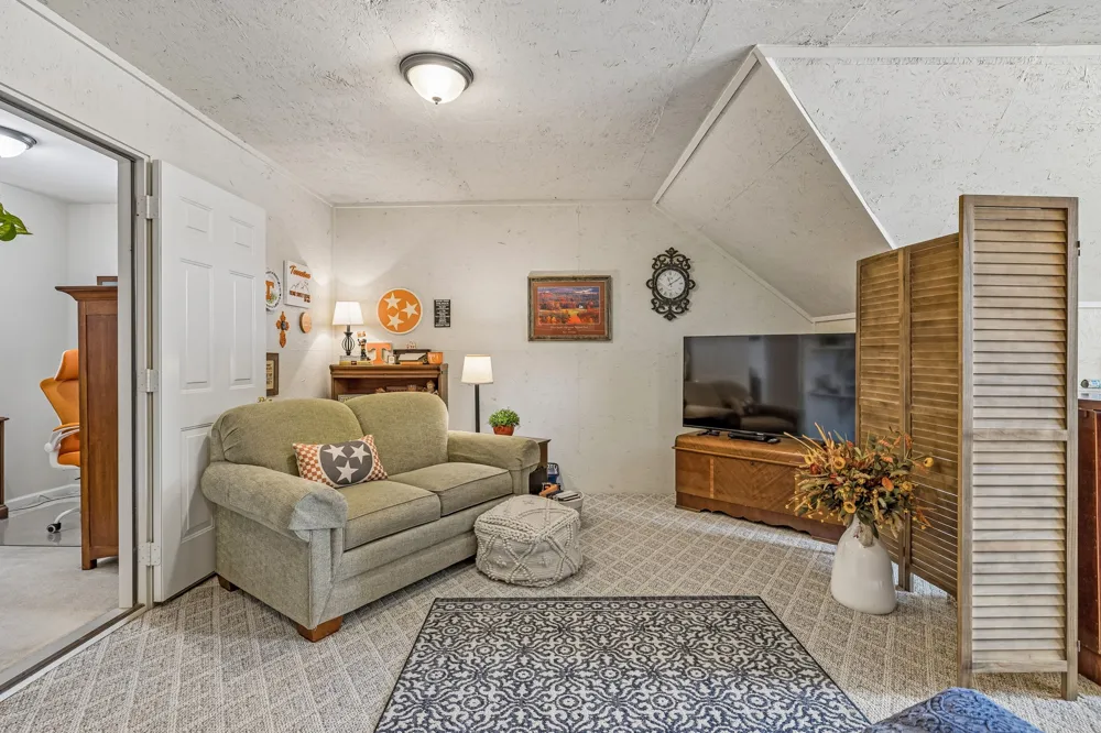 2833 Stonehedge Dr Murfreesboro, TN 37128