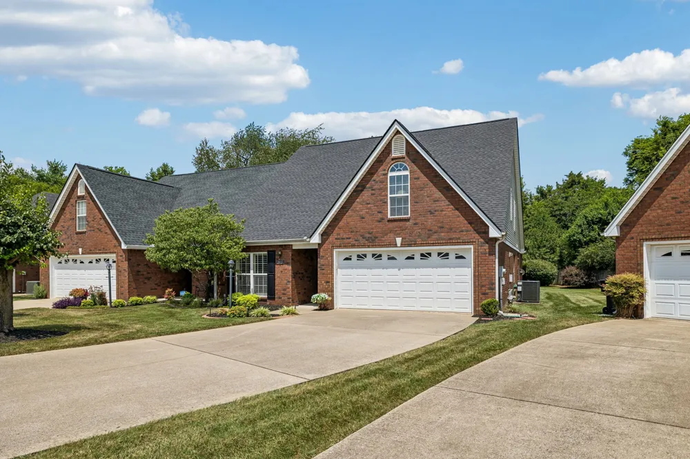 2833 Stonehedge Dr Murfreesboro, TN 37128