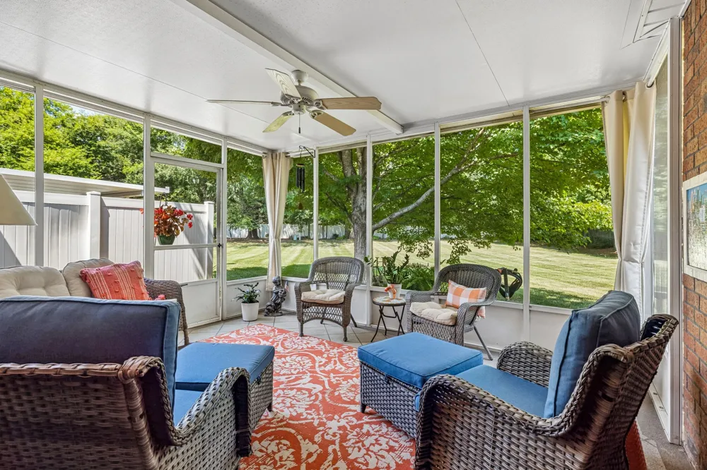 2833 Stonehedge Dr Murfreesboro, TN 37128