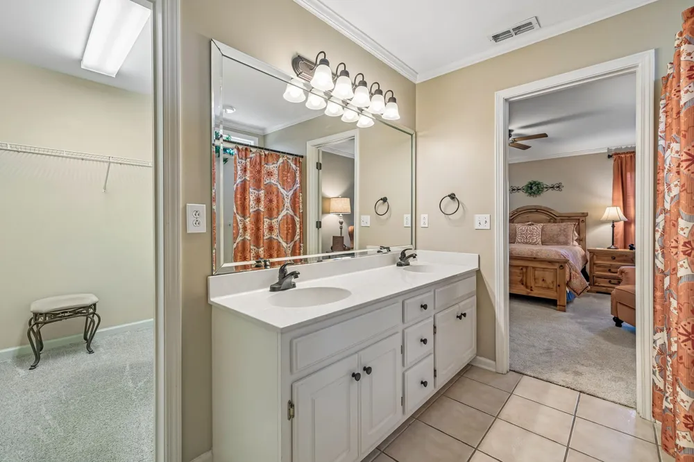 2833 Stonehedge Dr Murfreesboro, TN 37128