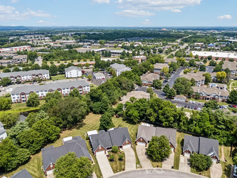 2833 Stonehedge Dr Murfreesboro, TN 37128
