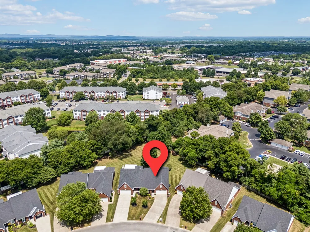 2833 Stonehedge Dr Murfreesboro, TN 37128