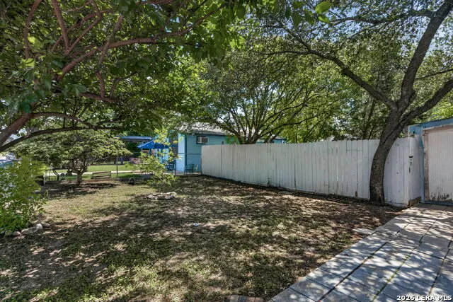 732 S San Eduardo Ave San Antonio, TX 78237