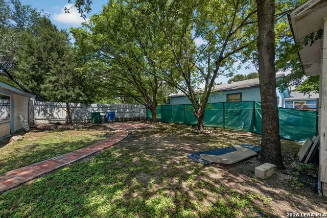 732 S San Eduardo Ave San Antonio, TX 78237