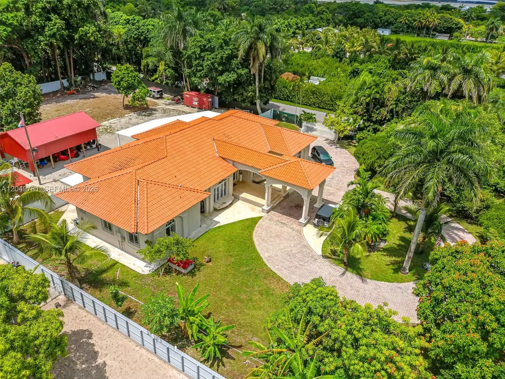 18390 SW 200th St Miami, FL 33187
