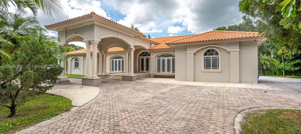 18390 SW 200th St Miami, FL 33187