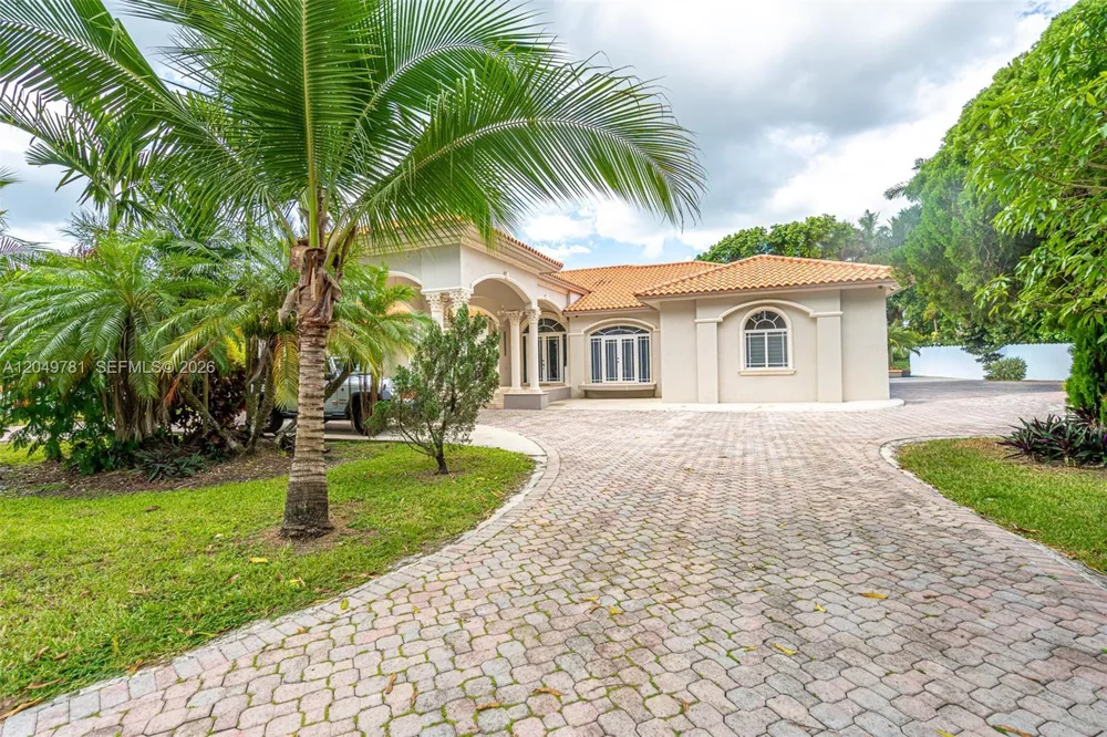 18390 SW 200th St Miami, FL 33187