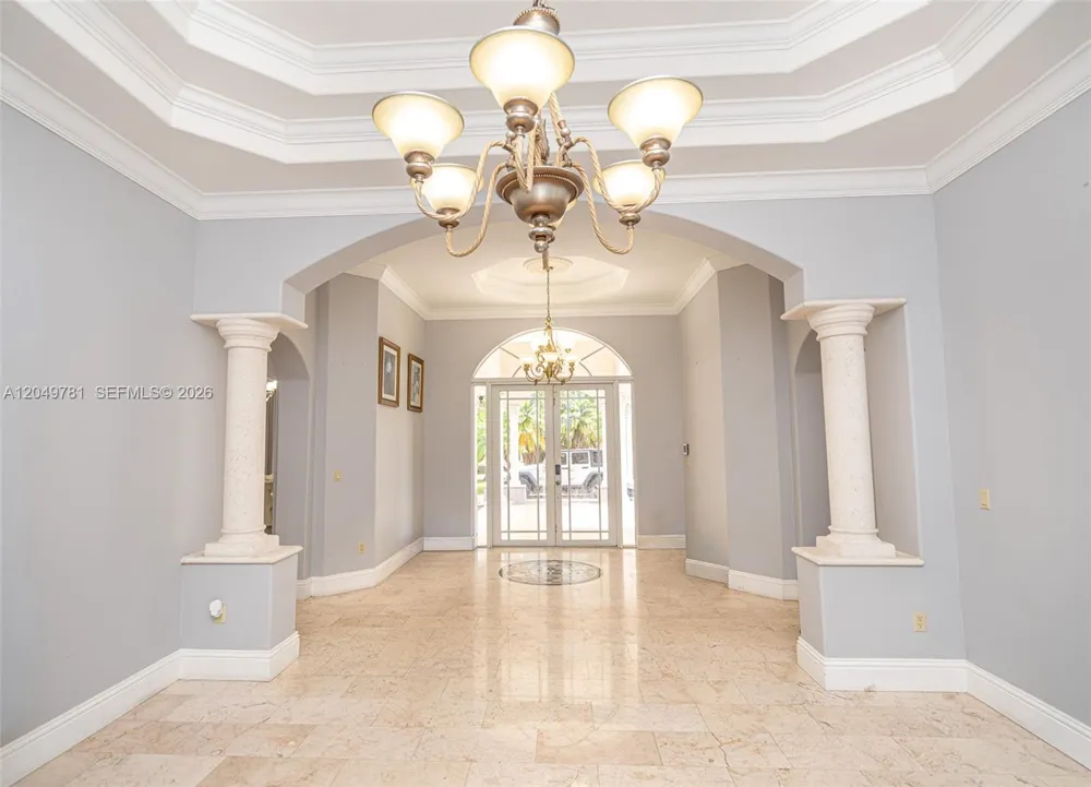 18390 SW 200th St Miami, FL 33187