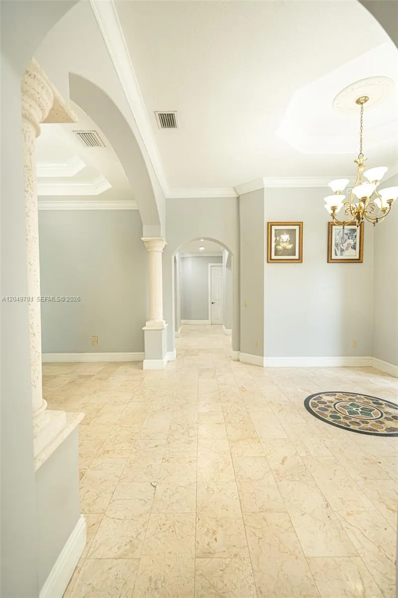 18390 SW 200th St Miami, FL 33187