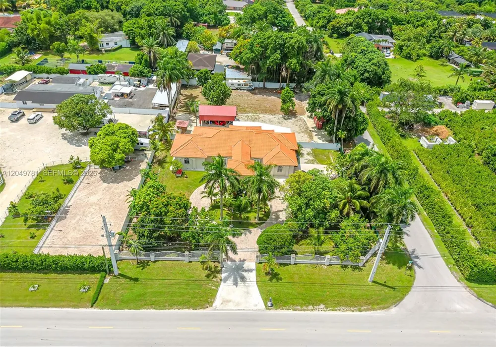 18390 SW 200th St Miami, FL 33187