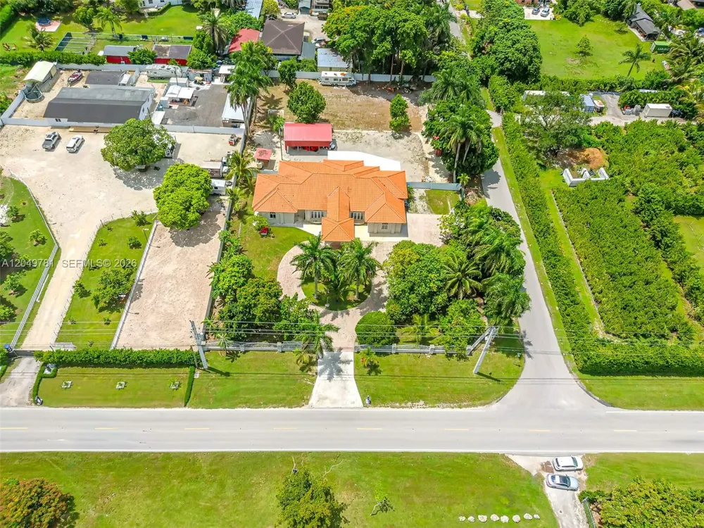18390 SW 200th St Miami, FL 33187