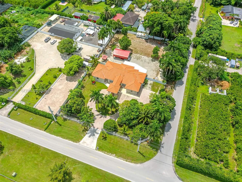 18390 SW 200th St Miami, FL 33187
