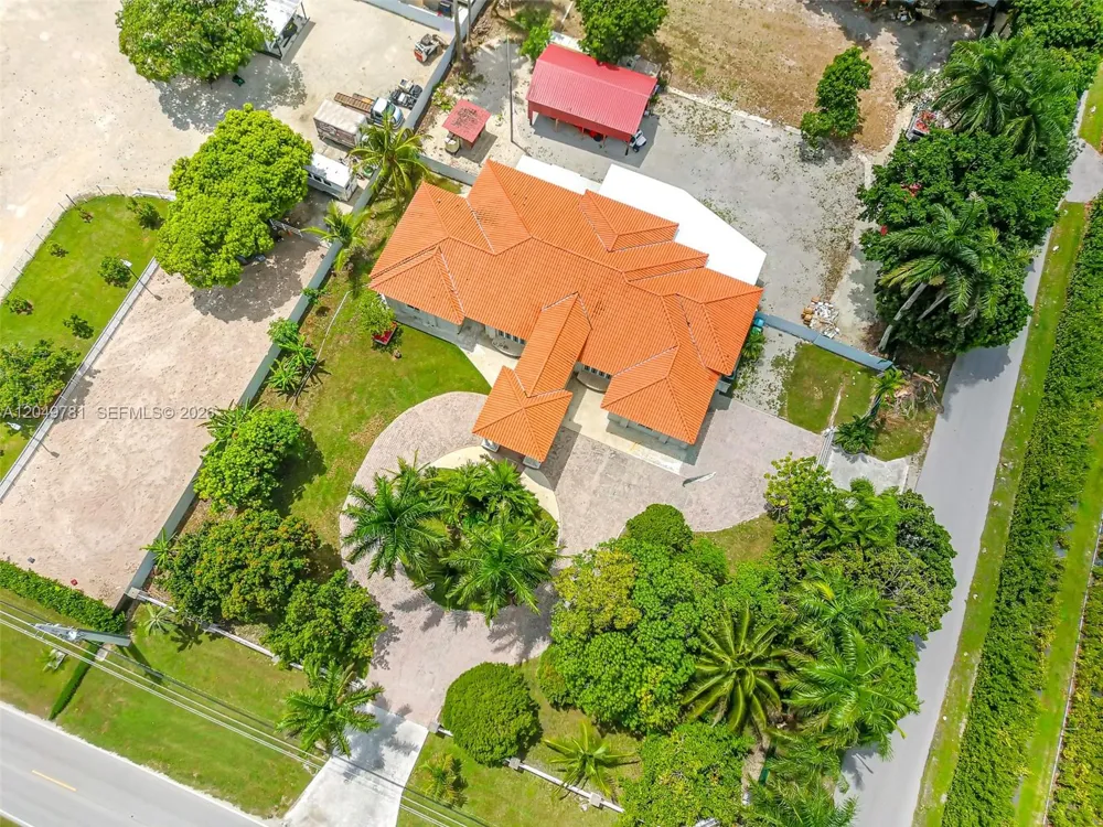 18390 SW 200th St Miami, FL 33187