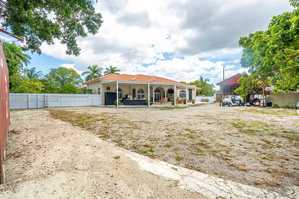18390 SW 200th St Miami, FL 33187