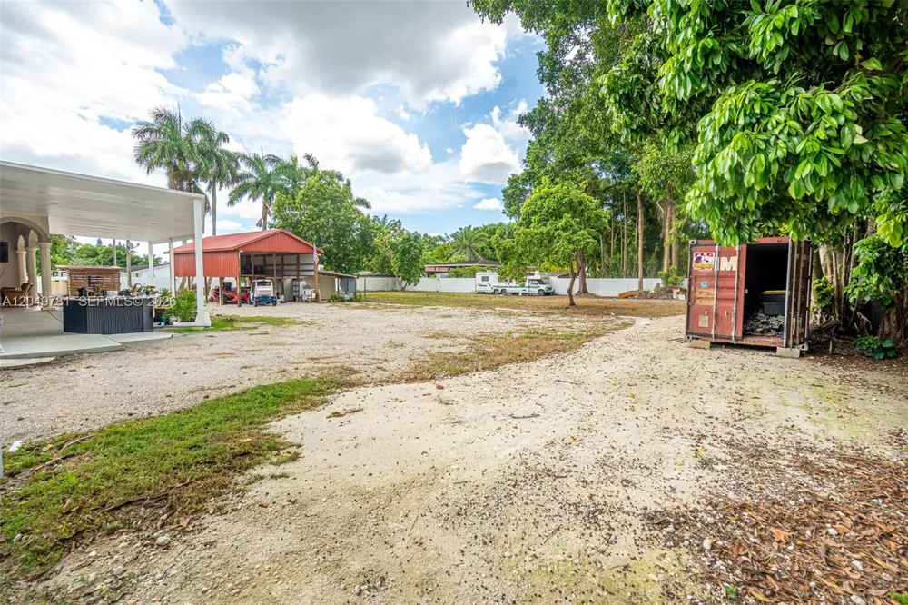 18390 SW 200th St Miami, FL 33187