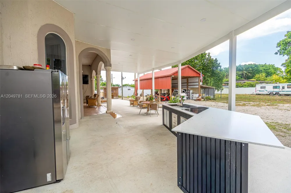 18390 SW 200th St Miami, FL 33187