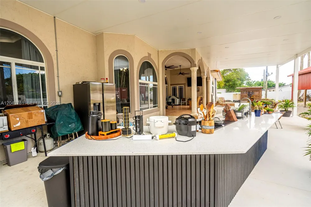 18390 SW 200th St Miami, FL 33187
