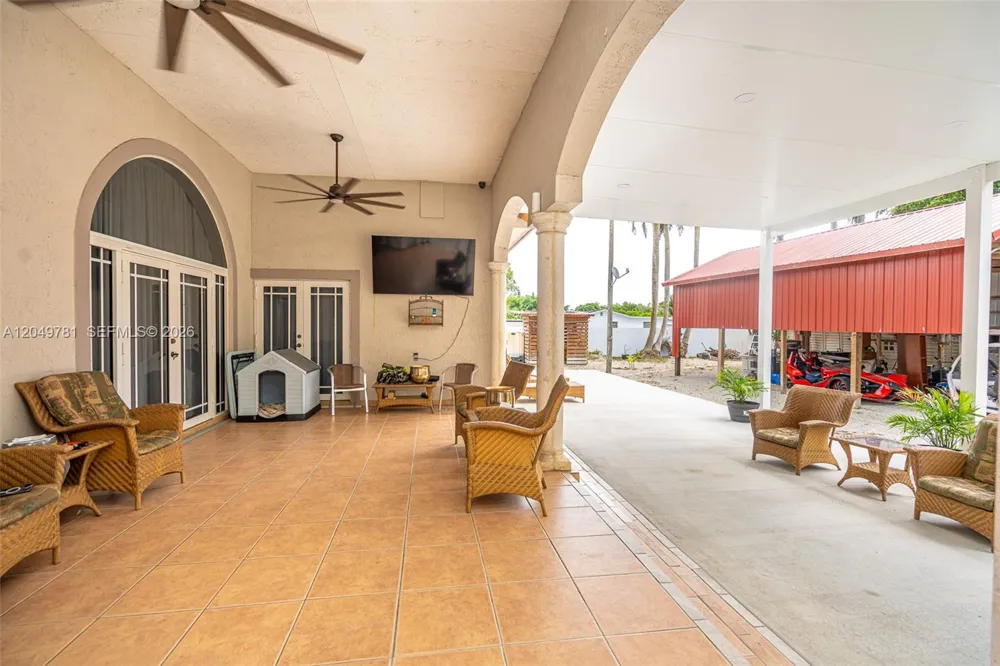 18390 SW 200th St Miami, FL 33187