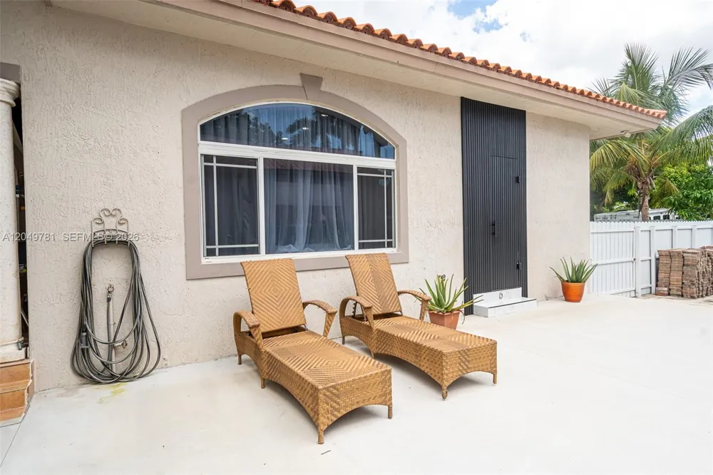 18390 SW 200th St Miami, FL 33187