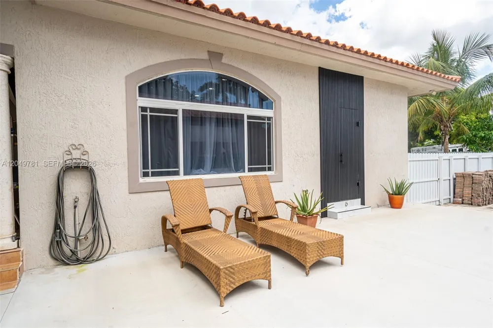18390 SW 200th St Miami, FL 33187