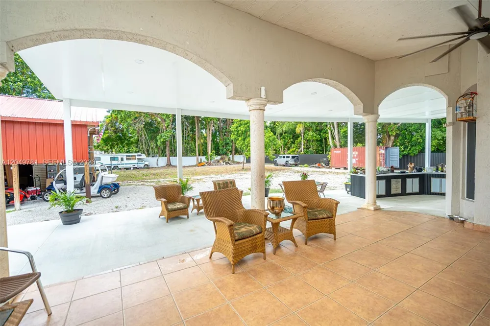 18390 SW 200th St Miami, FL 33187