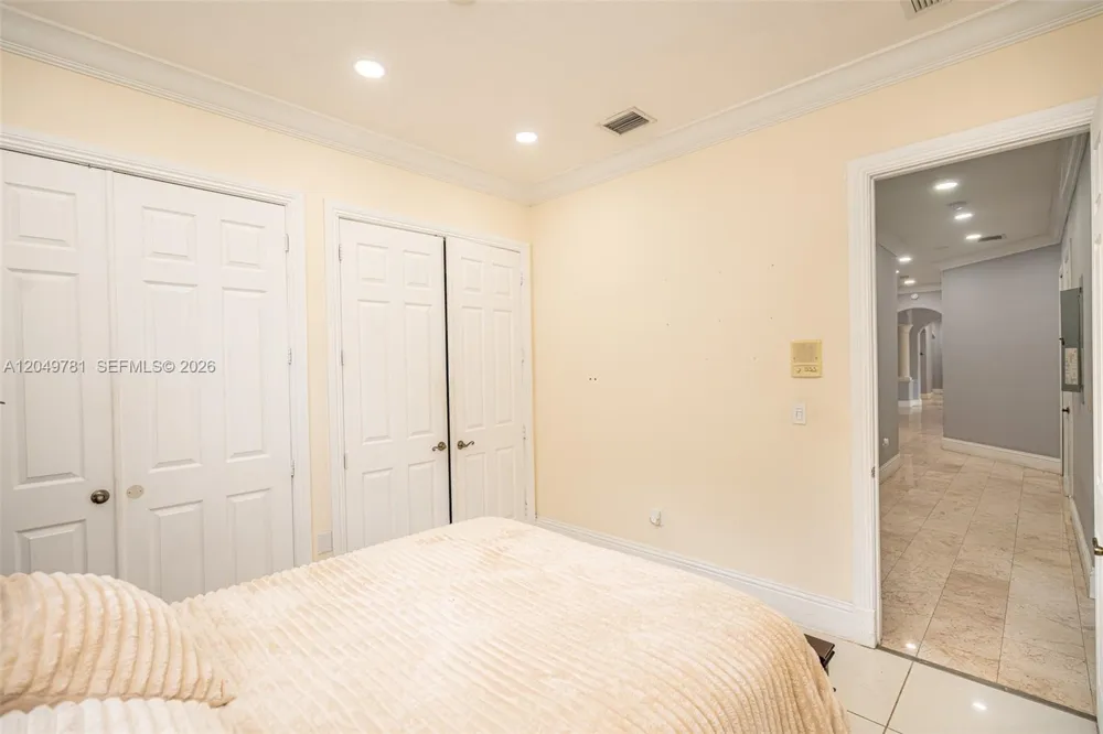 18390 SW 200th St Miami, FL 33187