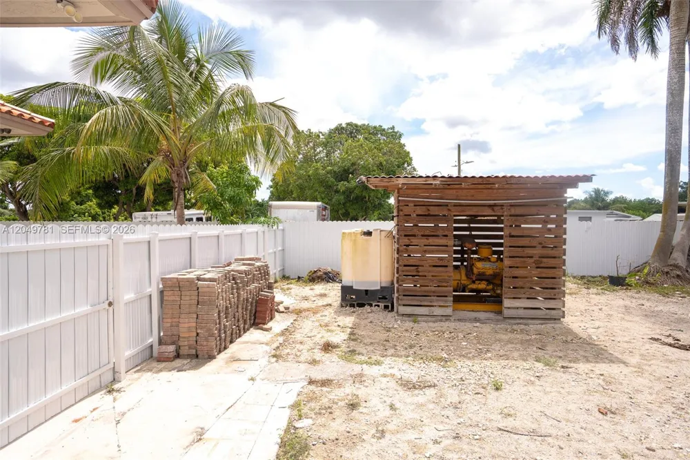 18390 SW 200th St Miami, FL 33187