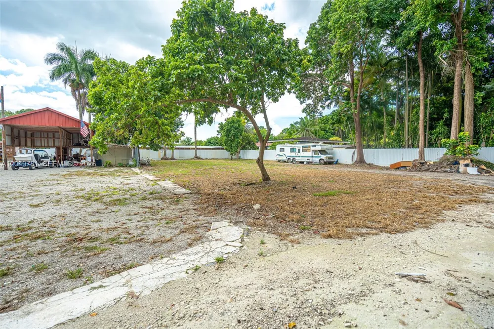 18390 SW 200th St Miami, FL 33187