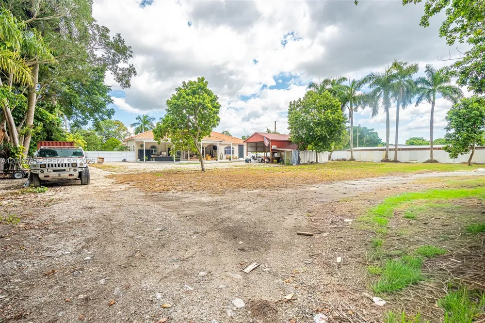 18390 SW 200th St Miami, FL 33187