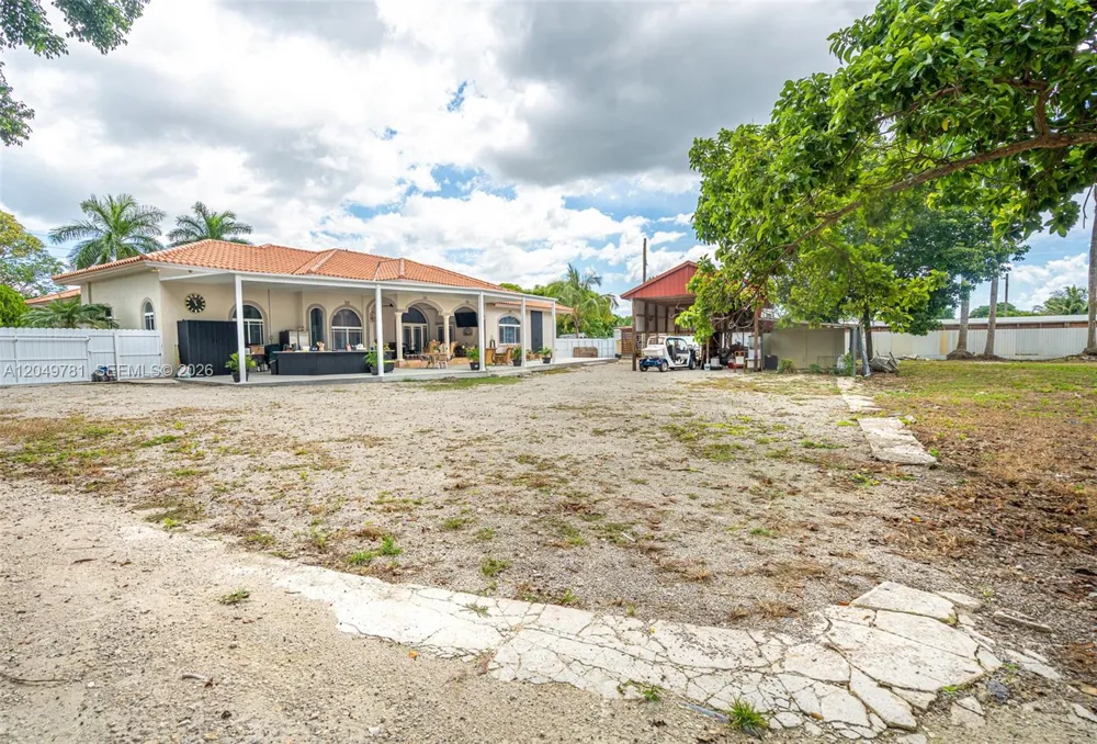 18390 SW 200th St Miami, FL 33187