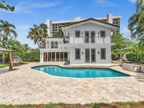 518 Riverside Drive