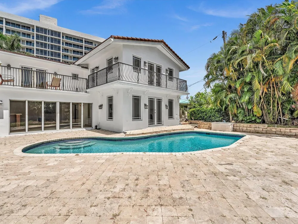 518 Riverside Drive Pompano Beach, FL 33062