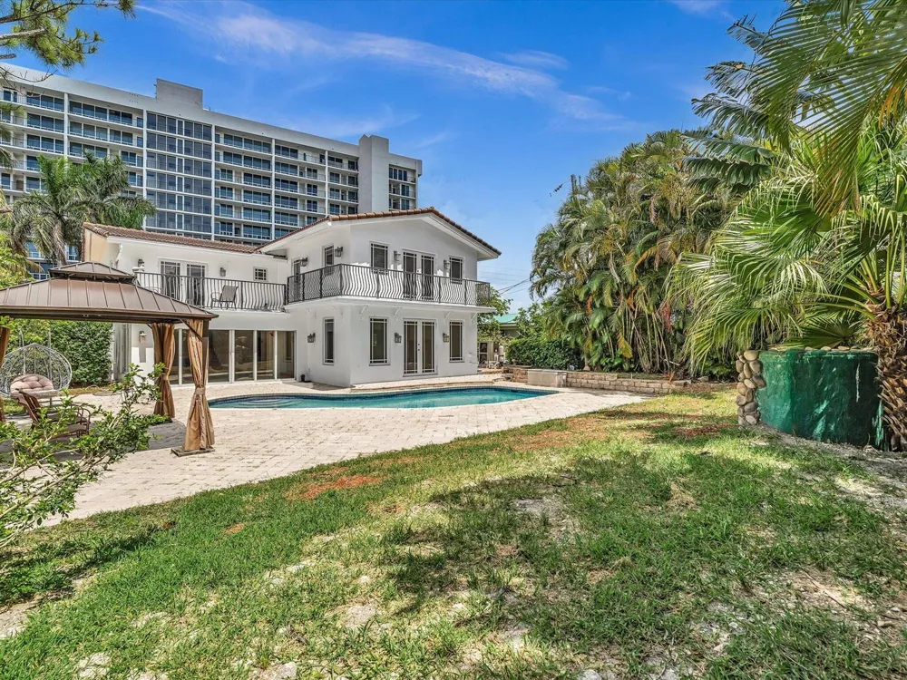 518 Riverside Drive Pompano Beach, FL 33062