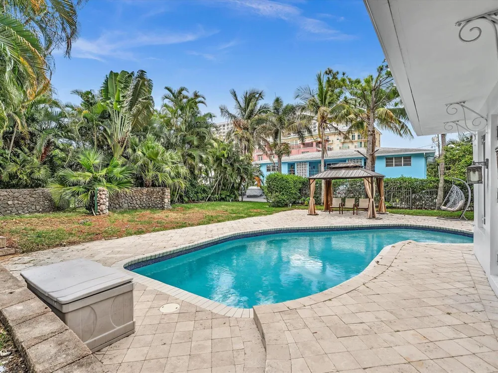 518 Riverside Drive Pompano Beach, FL 33062