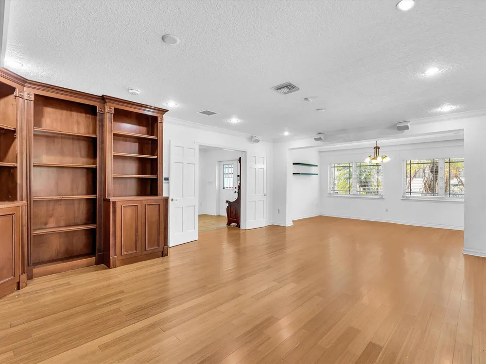 518 Riverside Drive Pompano Beach, FL 33062