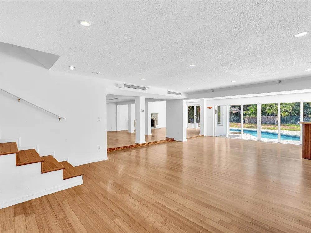 518 Riverside Drive Pompano Beach, FL 33062