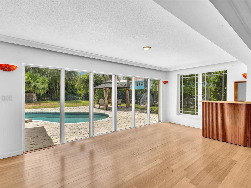 518 Riverside Drive Pompano Beach, FL 33062