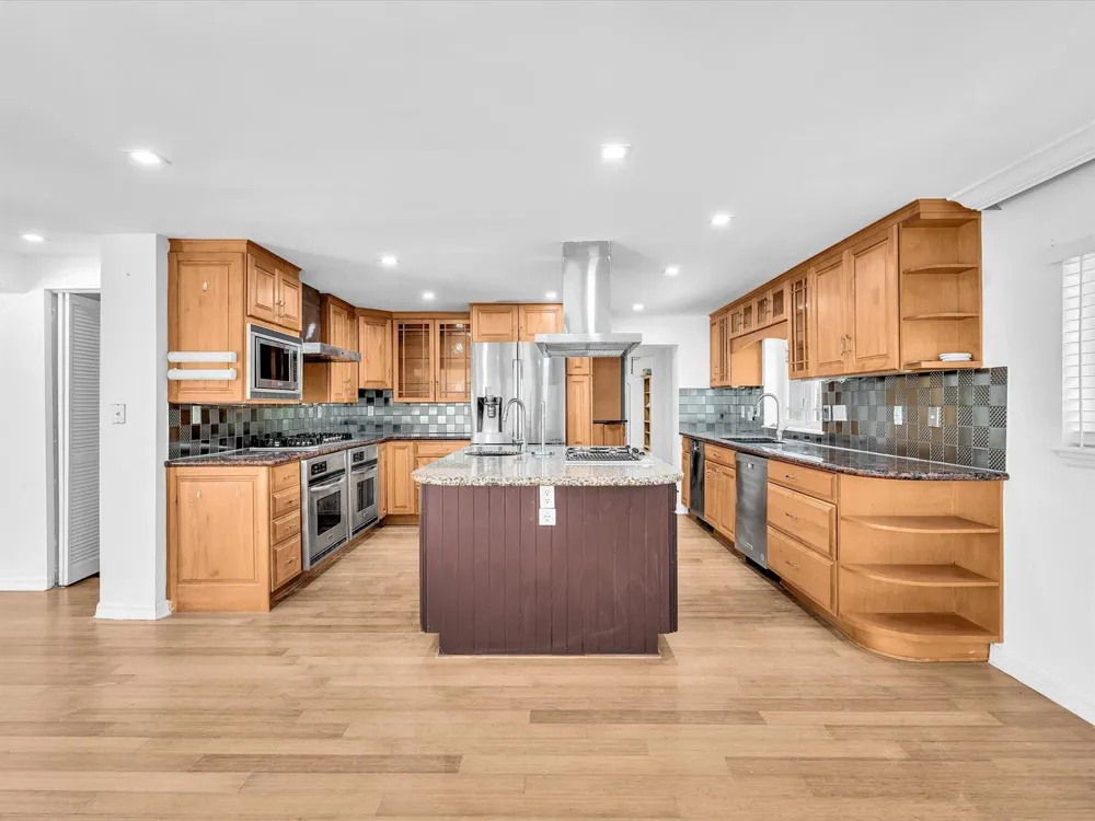 518 Riverside Drive Pompano Beach, FL 33062