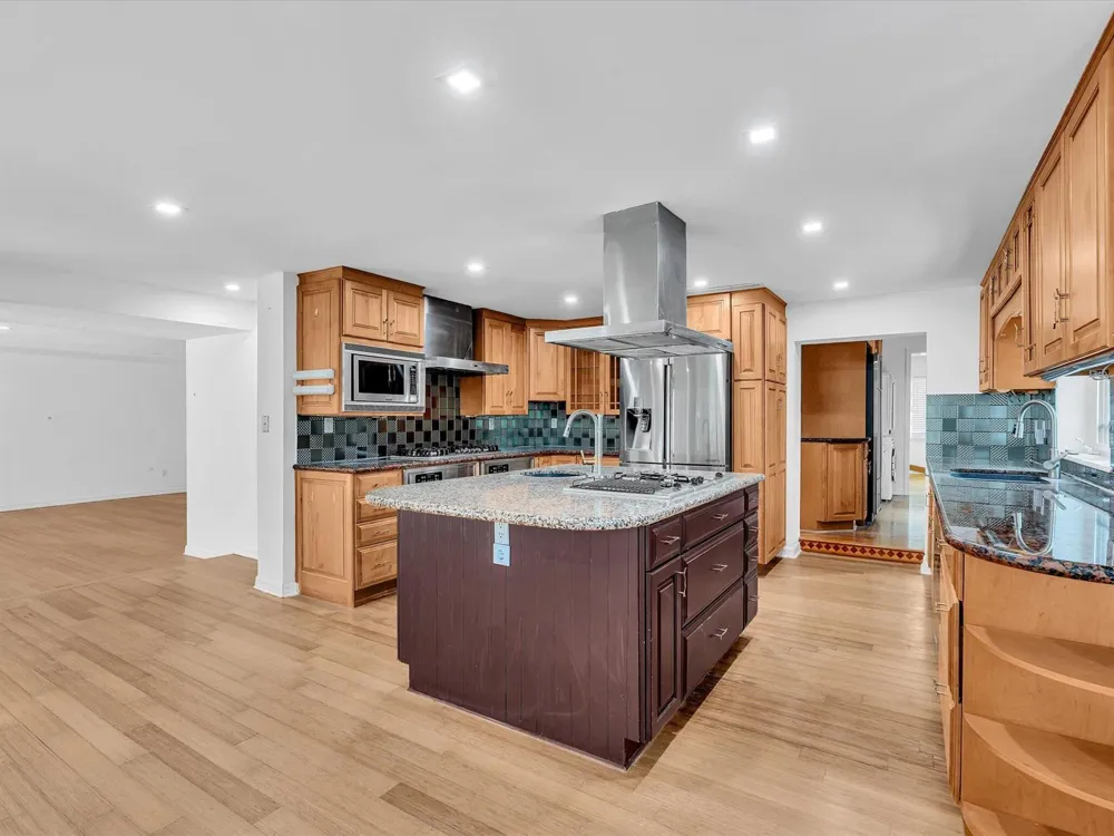 518 Riverside Drive Pompano Beach, FL 33062