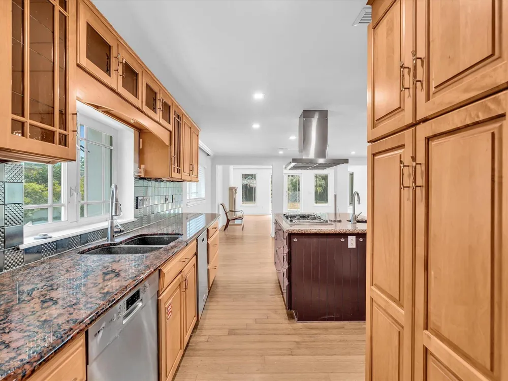 518 Riverside Drive Pompano Beach, FL 33062