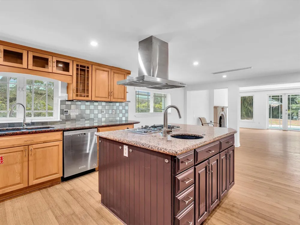 518 Riverside Drive Pompano Beach, FL 33062