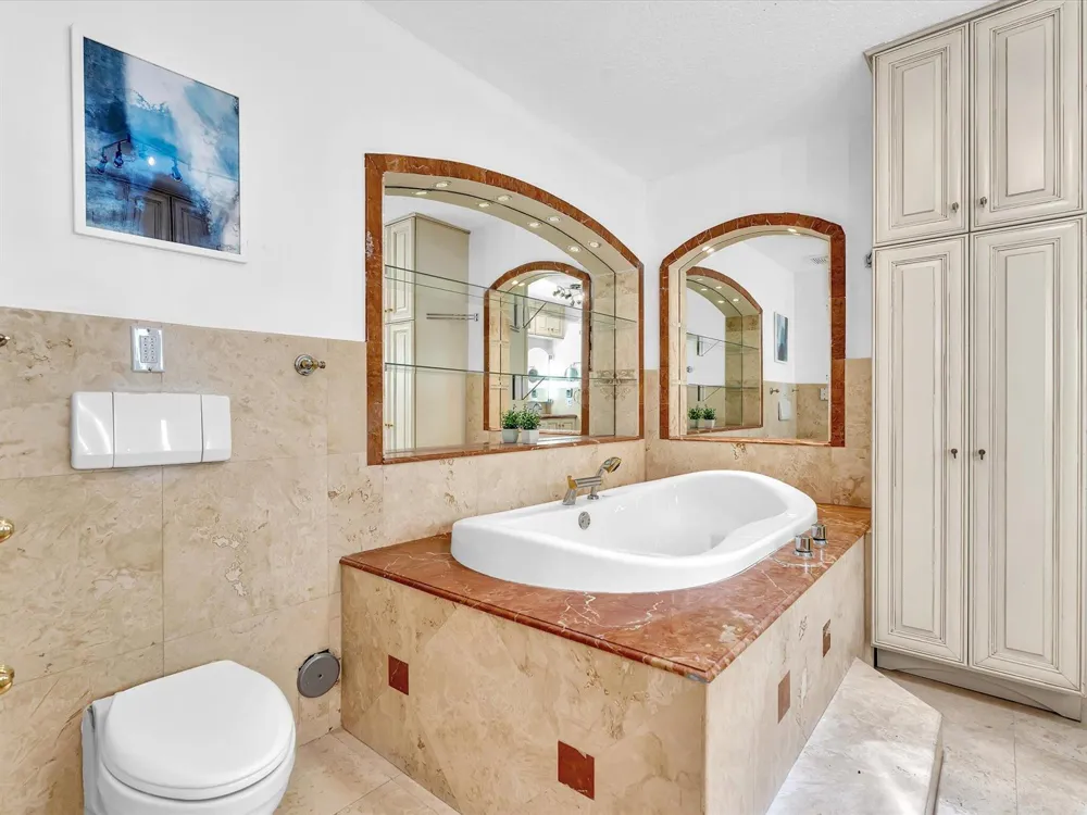 518 Riverside Drive Pompano Beach, FL 33062